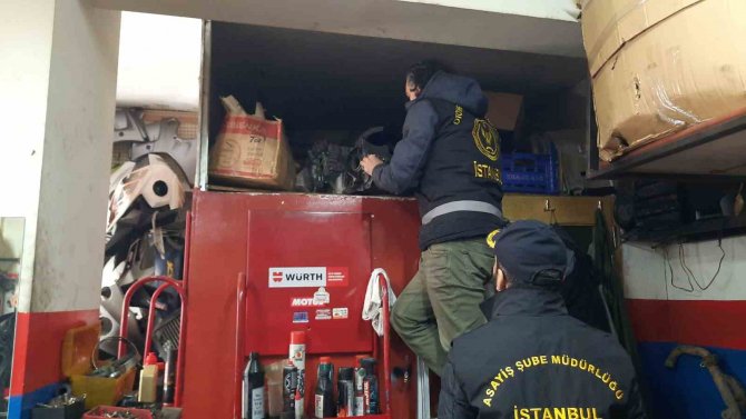 İ̇stanbul’da Oto Hırsızlık Büro Amirliği Ekiplerinden Motosiklet Tamircilerine Denetim