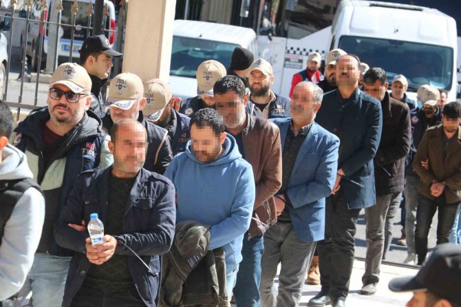 Şanlıurfa’da Terörden Gözaltına Alınan 24 Zanlı Adliyede
