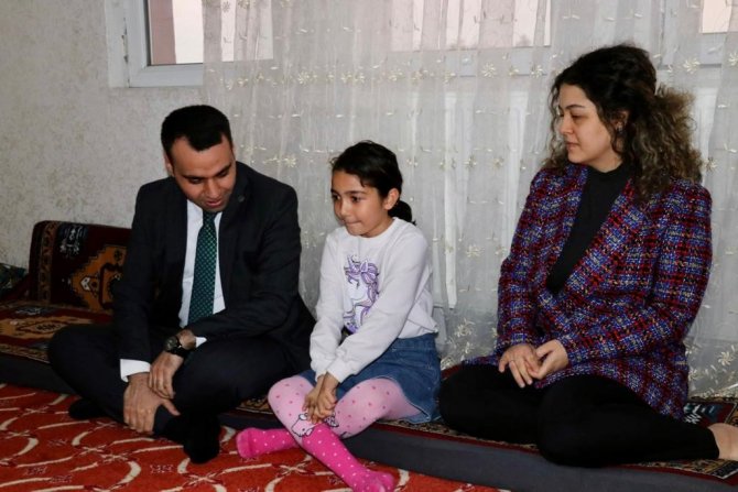 Vali Vekili Baytok, Depremzede Aile İle Bir Araya Geldi