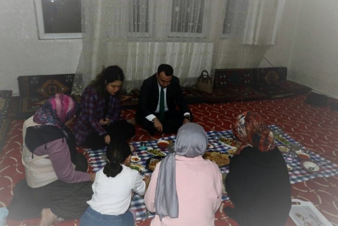 Vali Vekili Baytok, Depremzede Aile İle Bir Araya Geldi