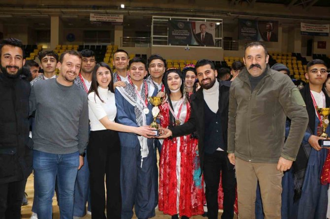 Siirt’te Okul Sporları Halk Oyunları Müsabakaları Sona Erdi