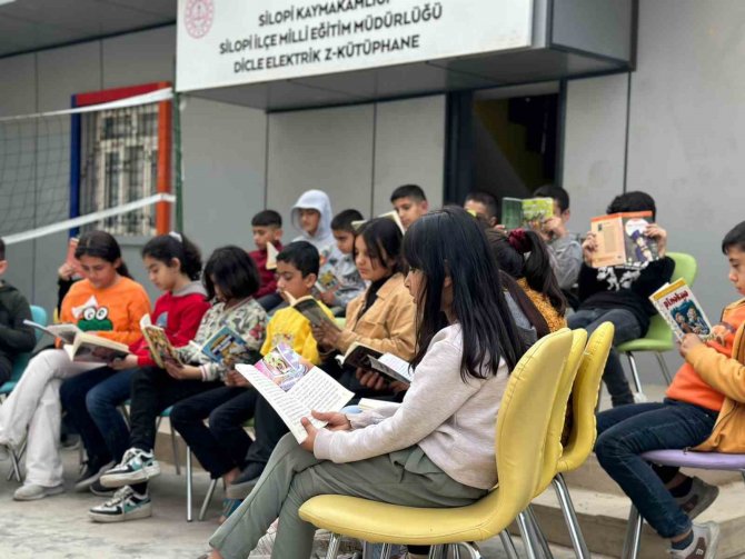 Silopili Öğrenciler Kütüphane Haftası’nı Kitap Okuyarak Kutladı