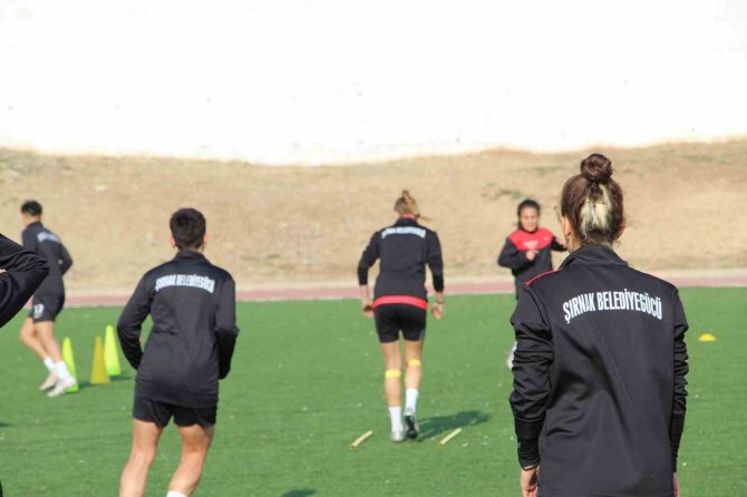 Nuhspor Kadın Futbol Takımı’nın Başarısı, Şırnak’taki Kızlara İlham Oldu