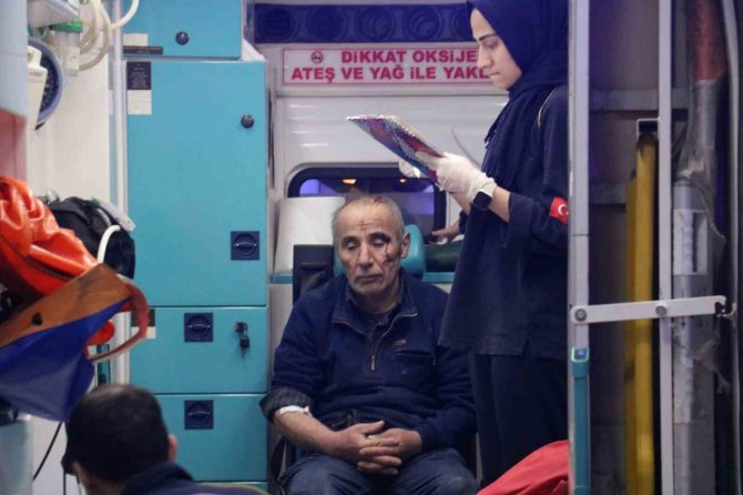 Buzlanma Kazaya Neden Oldu: 1 Ölü 8 Yaralı