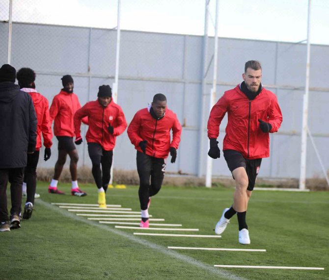 Sivasspor 3 Puan Parolasıyla Hazırlanıyor
