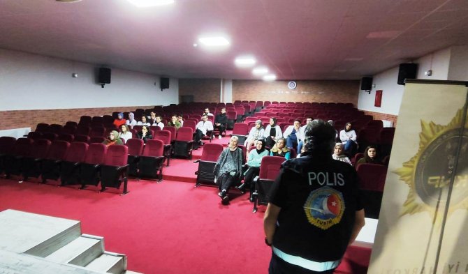 Tavşanlı’da 84 Kişiye “En İyi Narkotik Polisi Anne” Sunumu