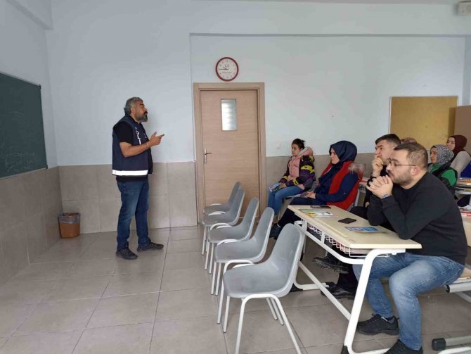 Tavşanlı’da 84 Kişiye “En İyi Narkotik Polisi Anne” Sunumu