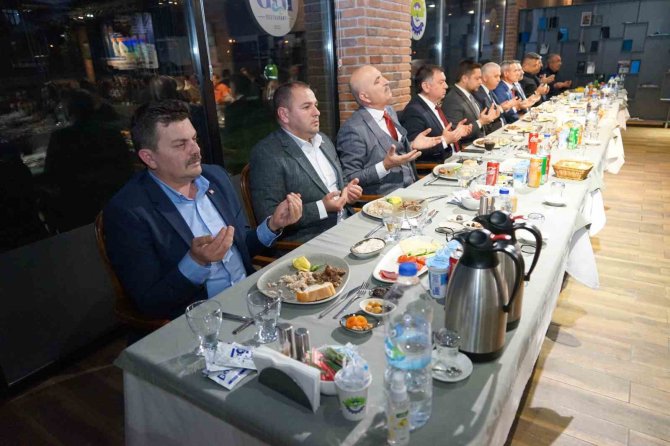 Bulgaristan Seçimlerini Değerlendiren Tekirdağ Valisi Yıldırım: “Var Mısınız Hep Birlikte En Az 40 Vekil Çıkarmaya”