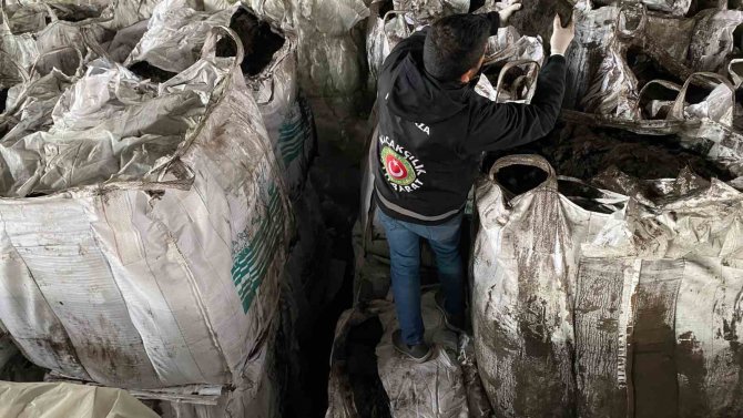 90 Ton 700 Kilo Tehlikeli Atığın Türkiye’ye Girmesi Engellendi