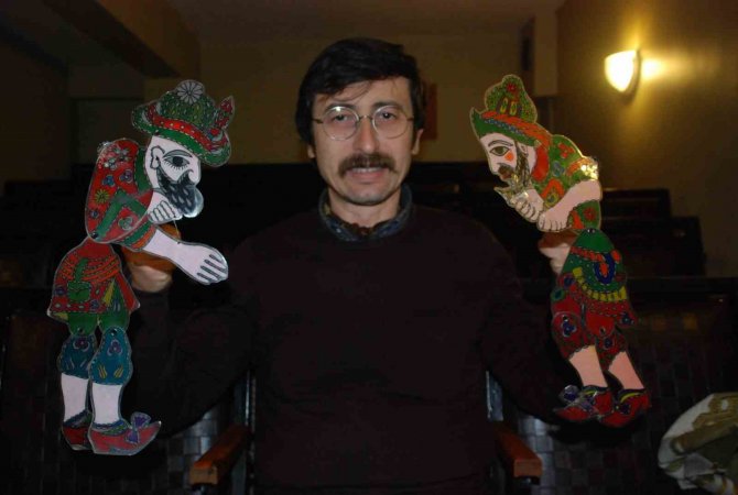 Ekmek Arası Karagözle Hacivat