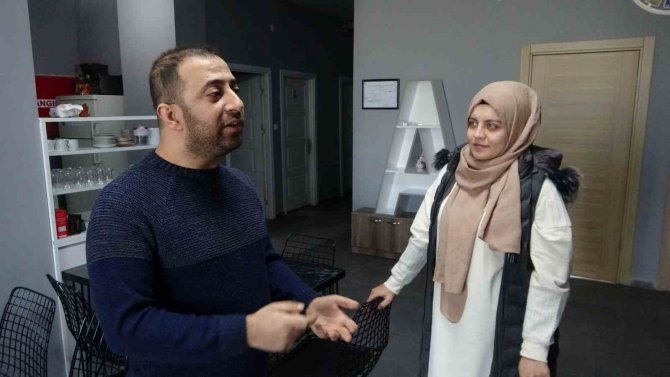 Bursa’da Yaşayan Togg Talihlisi: "İ̇ki Ay İçerisinde Bir Oğlum Olacak, Togg’u Sünnet Aracı Yapacağız"