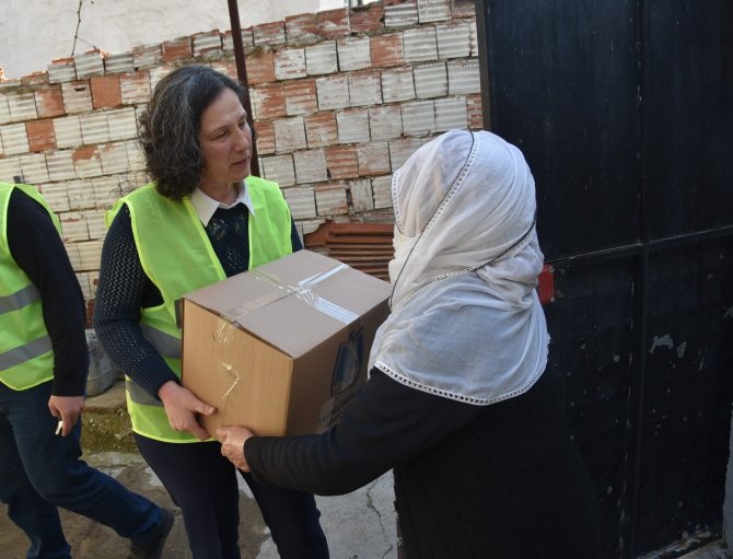 Yunusemre, Ramazan’da Da İhtiyaç Sahiplerini Unutmuyor