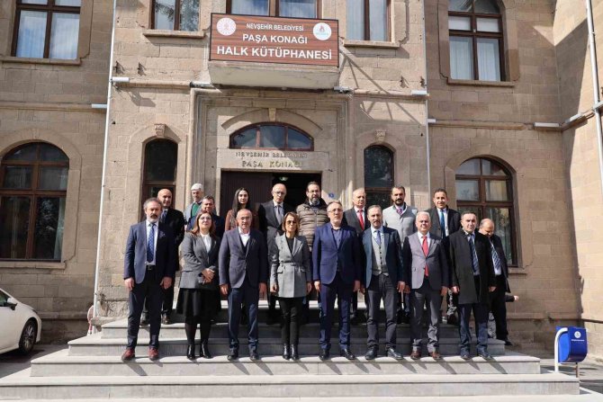 Nevşehir’de Paşa Konağı Halk Kütüphanesi Açıldı