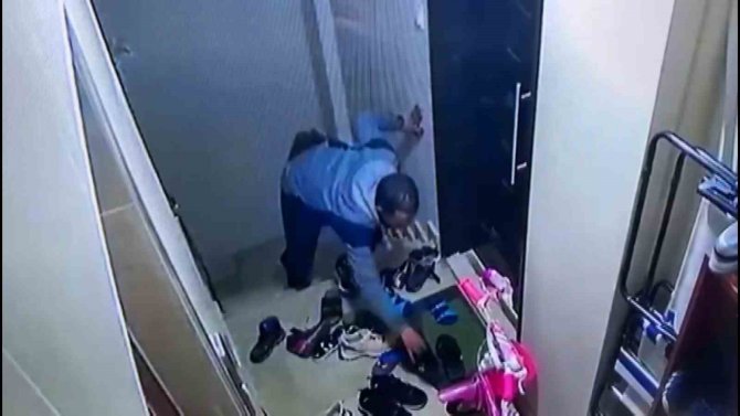Arnavutköy’de Modeline Göre Ayakkabı Çalan Hırsız Kamerada