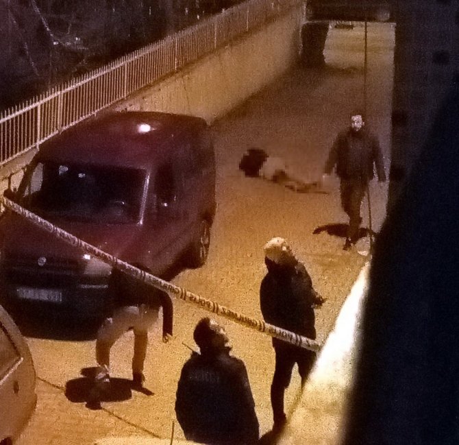 Tartıştığı Baba Ve Oğlunu Sokak Ortasında Öldürdü