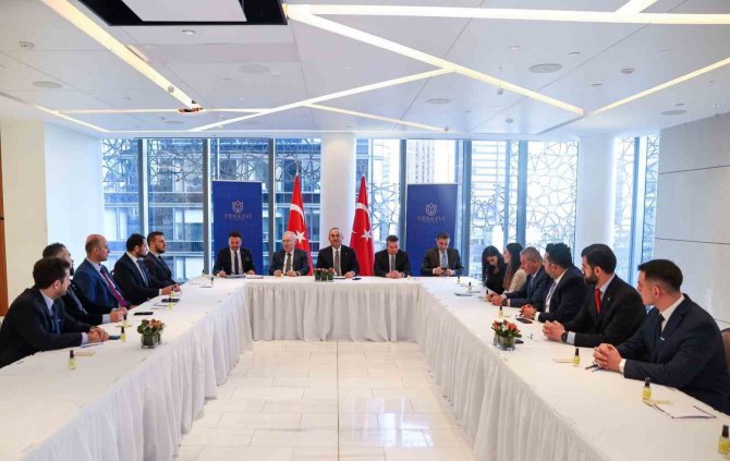 Bakan Çavuşoğlu, Anadolu Aslanları İ̇ş Adamları Derneği Heyetiyle Bir Araya Geldi