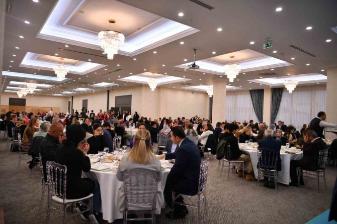 Vali Şıldak Ayvalık’ta İftar Yemeğine Katıldı