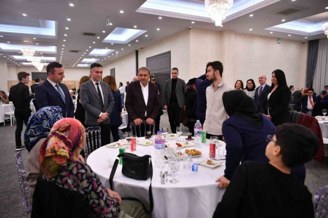 Vali Şıldak Ayvalık’ta İftar Yemeğine Katıldı