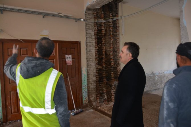 Kaymakam Odabaş’tan, Güçlendirme Çalışmaları Devam Eden Okullara İnceleme