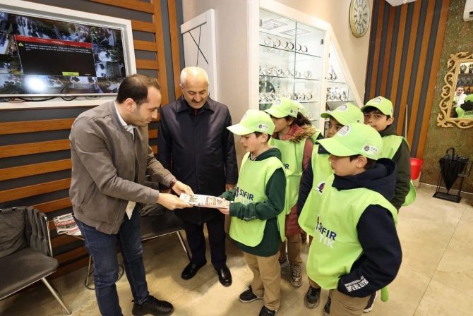 Başkan Büyükgöz: "Çöplerimizi Ayrıştırarak Geri Dönüşüme Kazandırmalıyız"