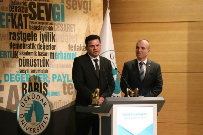 Yaşlı Depremzedeye Botlarını Giydiren Merzifonlu İtfaiyeciye Yüksek İnsani Değerler Ödülü