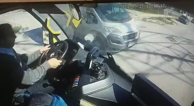 Yolcu Dolu Halk Otobüsünde Panik Anları Kamerada...