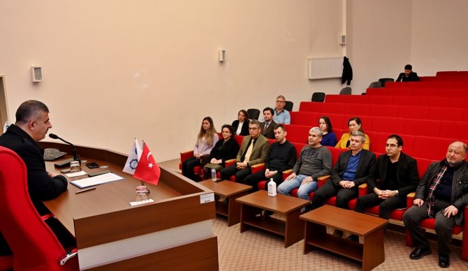 Rektör Çiftçi; "Üniversite Personelimiz, İlk Günden İtibaren Var Gücüyle Depremzedelerimiz İçin Elinden Geleni Yapmaya Gayret Gösterdi"