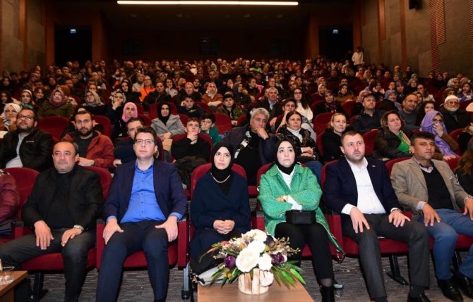 Bekir Develi İle ‘Bizim Hikayemiz’ Ezinelilerle Buluştu