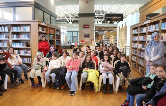 Çocuklar Sevdikleri Yazarlarla Buluştu