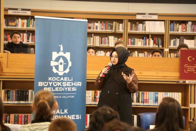 Çocuklar Sevdikleri Yazarlarla Buluştu