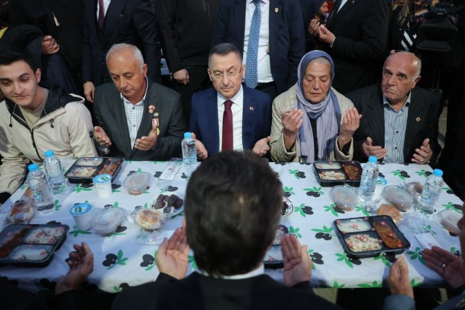 Cumhurbaşkanı Yardımcısı Oktay, Kktc’de İftar Yaptı