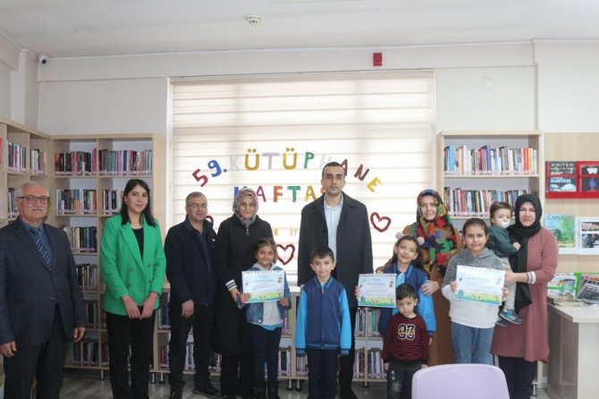 Domaniç’te En Çok Kitap Okuyan Öğrenciler Ödüllendirildi