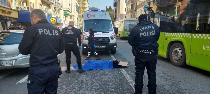 Trafik Kazasında Kaybettiği Oğlunu Toprağa Veren Acılı Babadan Yürek Yakan Sözler