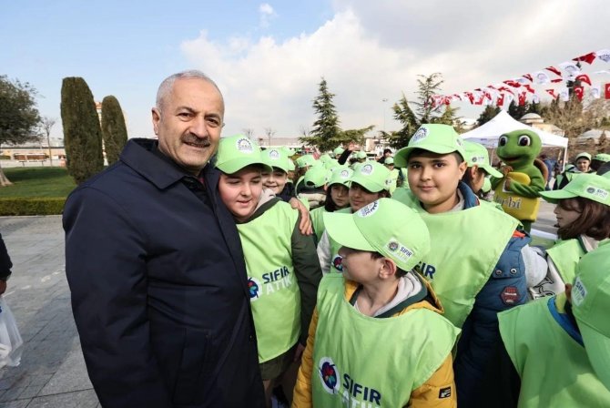 Başkan Büyükgöz: "Çöplerimizi Ayrıştırarak Geri Dönüşüme Kazandırmalıyız"