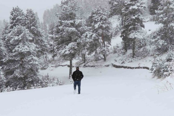 Kar Kalınlığı 40 Santimetreye Ulaştı