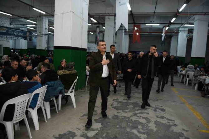 Esenyurt Belediye Başkanı Bozkurt, Yenikent Mahalle Sakinleriyle İftar Sofrasında Buluştu