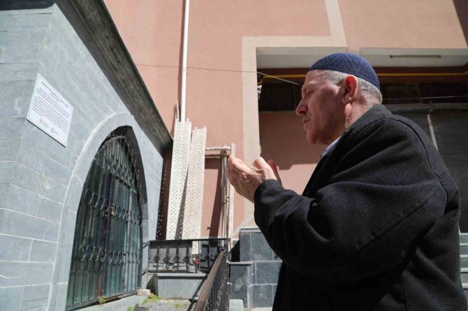 Akşemseddin Hazretleri’nin Babasının Kabrine Ziyaretçi Akını