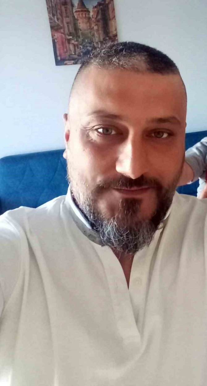 Tartıştığı Baba Ve Oğlunu Sokak Ortasında Öldürdü