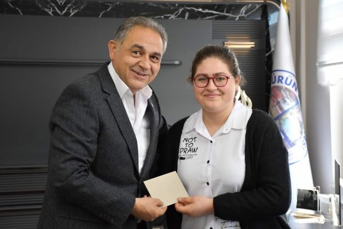 Başkan Çiftçi’den ‘Ağladım’ Şiirine Ödül