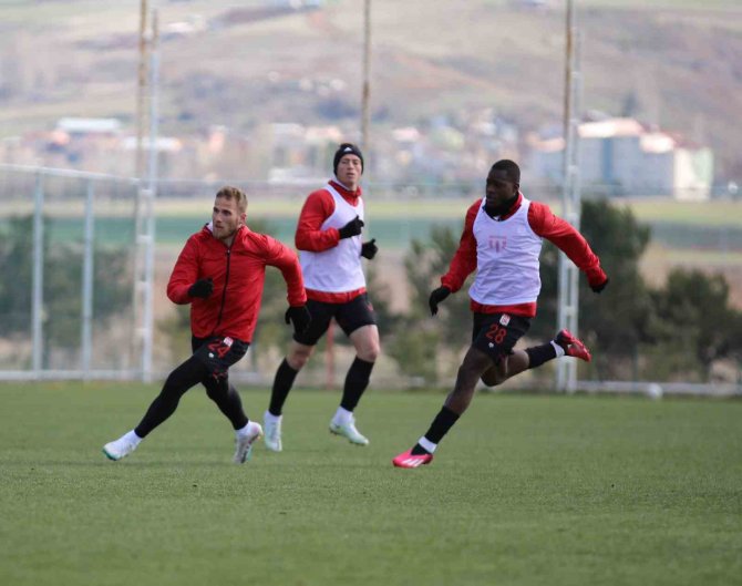 Sivasspor Antrenman Maçı Yaptı