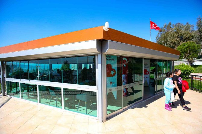 Bayraklı’nın Kitap Kafeleri Yüzlerce Öğrenciyi Ağırladı