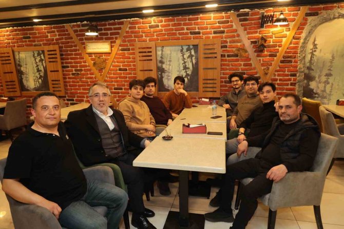 Başkan Savran, Gençlerle Bir Araya Geldi