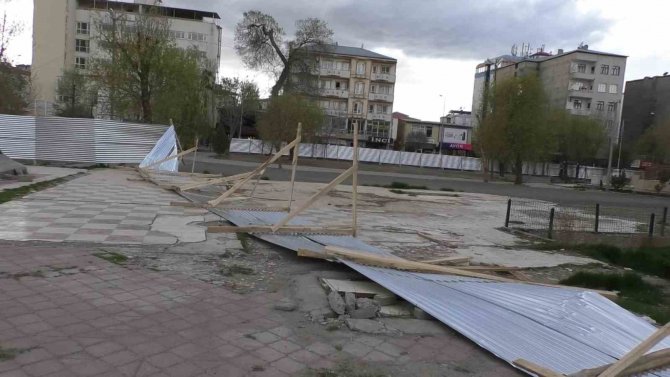 Iğdır’da Kar Ve Fırtına Etkili Oluyor