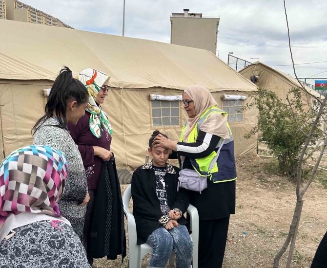 İ̇ngiltere’de Yaşayan 70 Yaşındaki Pakistanlı Kadın, Deprem Bölgesine Yardım Götürdü