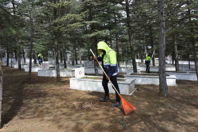 İ̇nönü Savaşları Bozüyük Şehitliği’nde Tören Hazırlıkları Tamamlandı