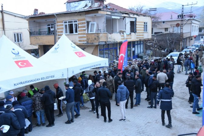 Deprem Bölgesinde Kahramankazan Belediyesi’nden 4 Bin Kişilik İftar Çadırı