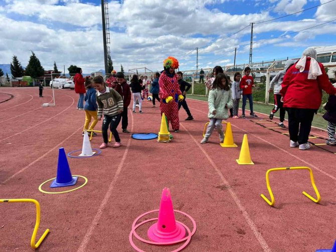 Talas Gençlik Merkezi, Depremin İzlerini Siliyor