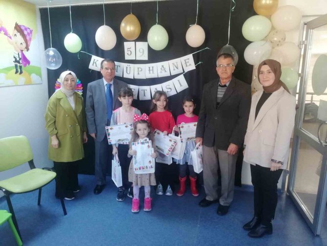 Kaymakam Gürdal Öğrencilerle Kitap Okudu