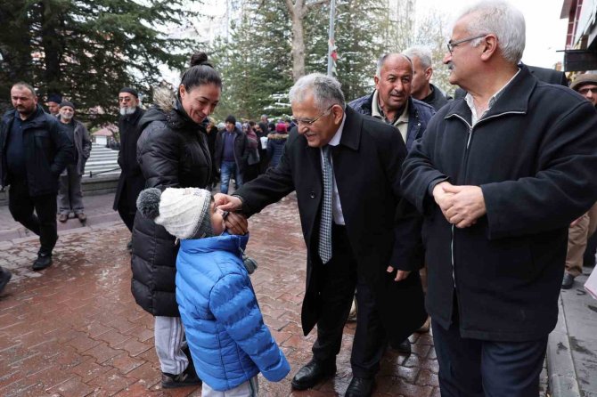 Başkan Büyükkılıç, İ̇ldem Esnafını Ziyaret Etti