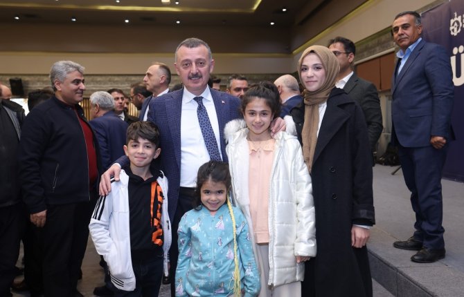 Başkan Büyükakın: “Orta Hasarlı Binasını Badana Boya Yapıp, ’Başkasına Satıp Giderim’ Diyenler Var"
